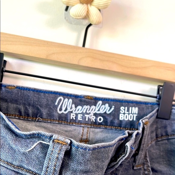 Wrangler Gray Straight-Leg Jeans Versatile Style - Picture 6 of 14